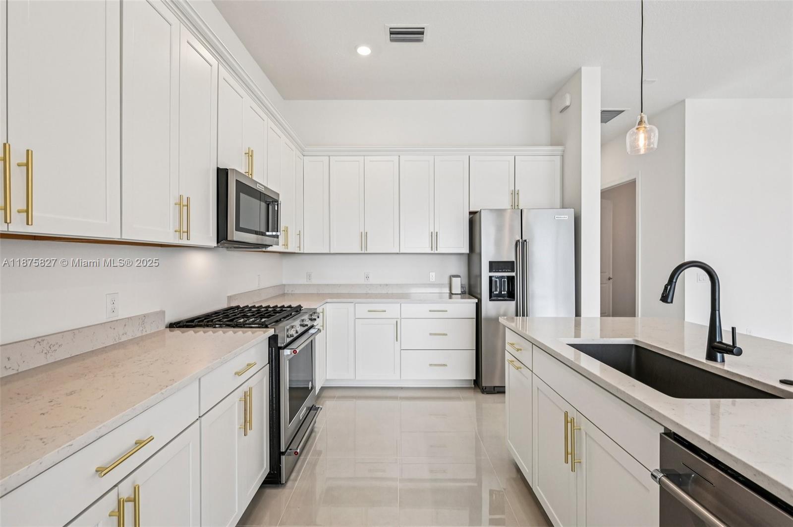 10444 Northbrook Cir