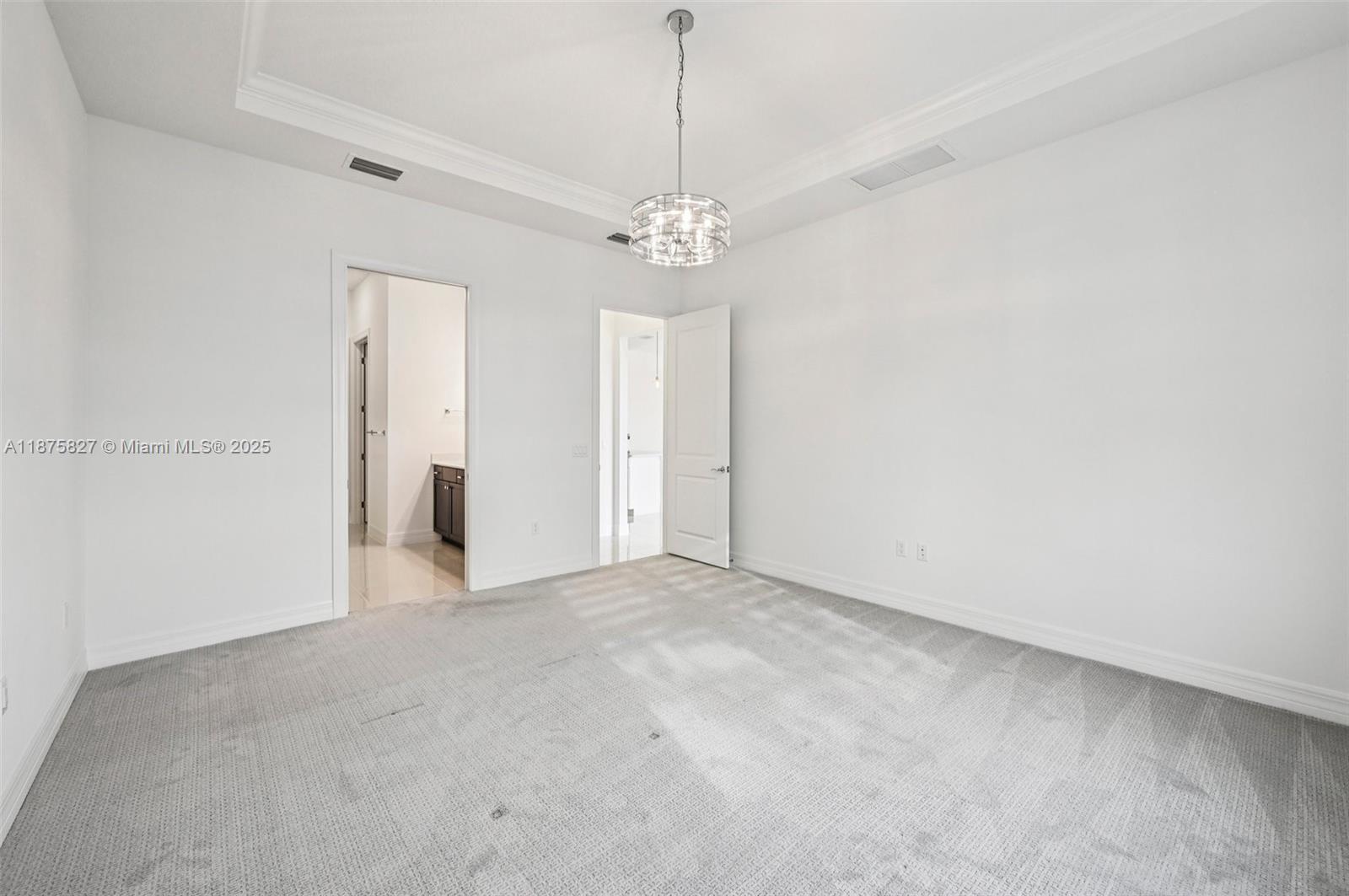 10444 Northbrook Cir