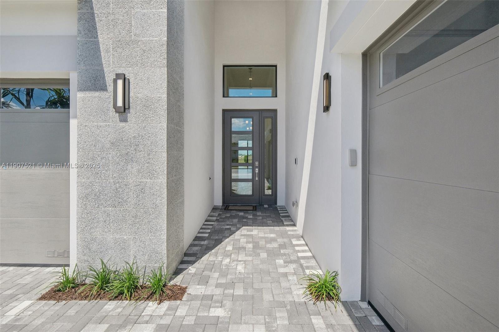 13131 Feathering Way