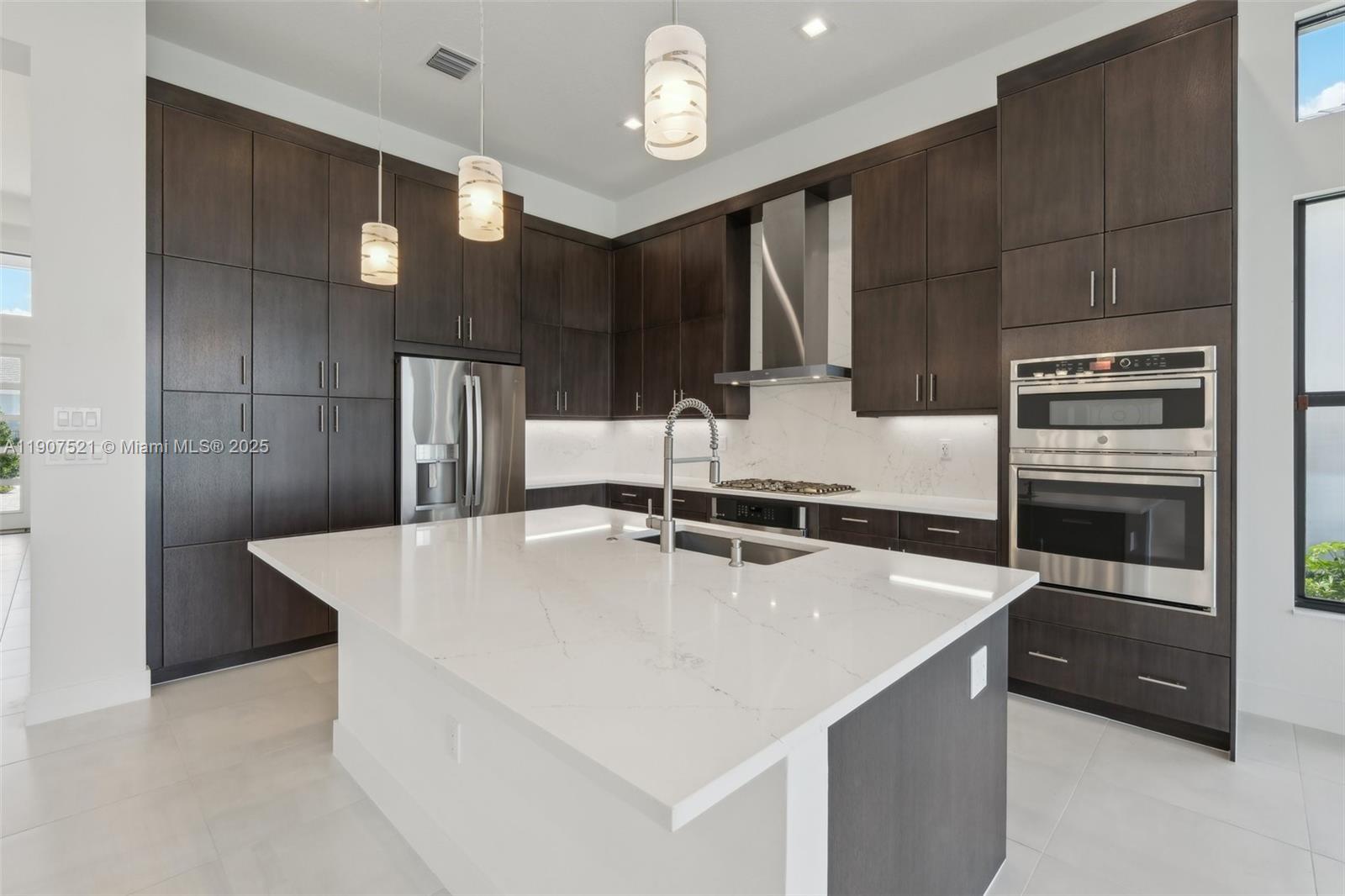 13131 Feathering Way