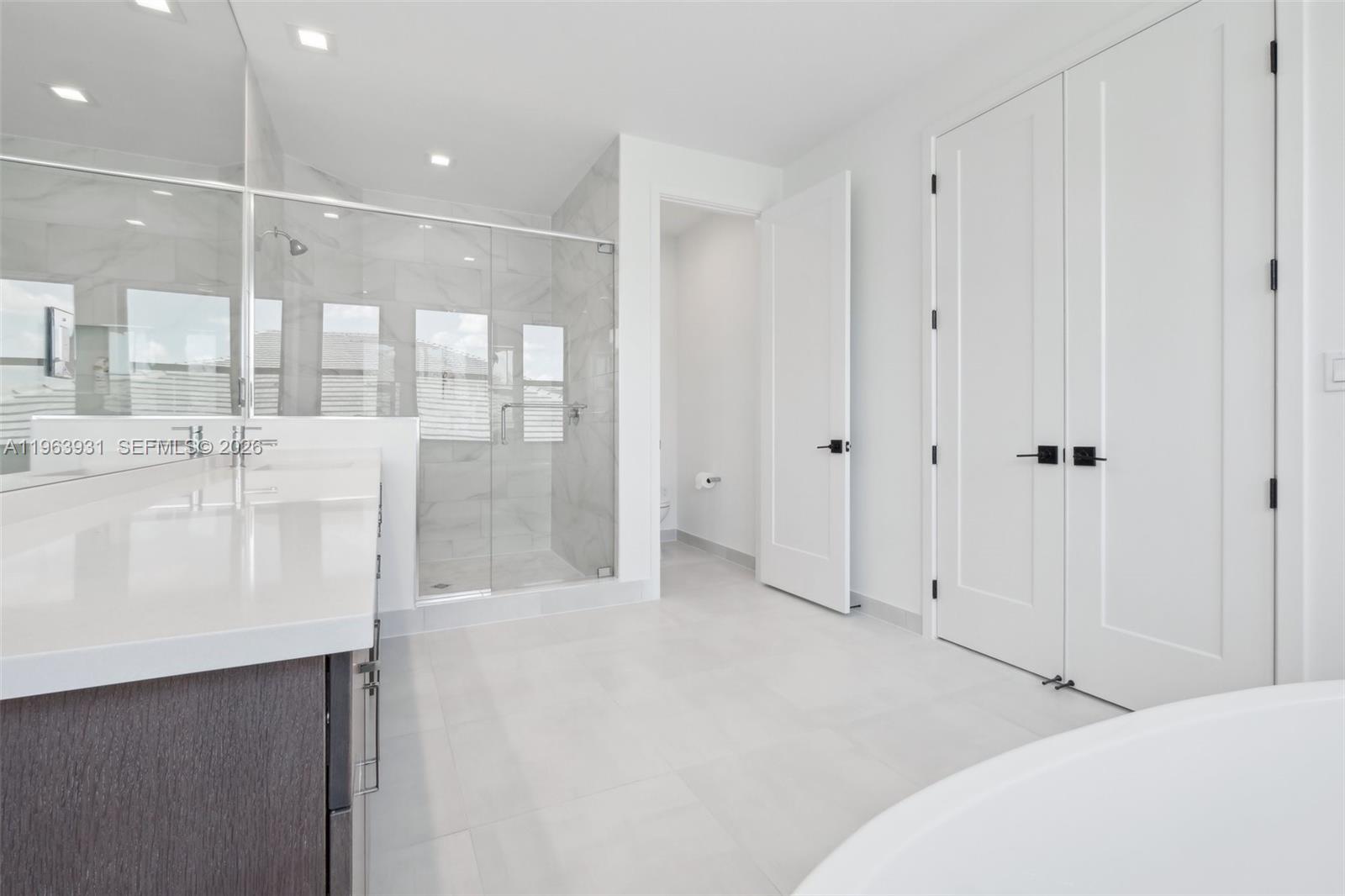 13083 Feathering Way