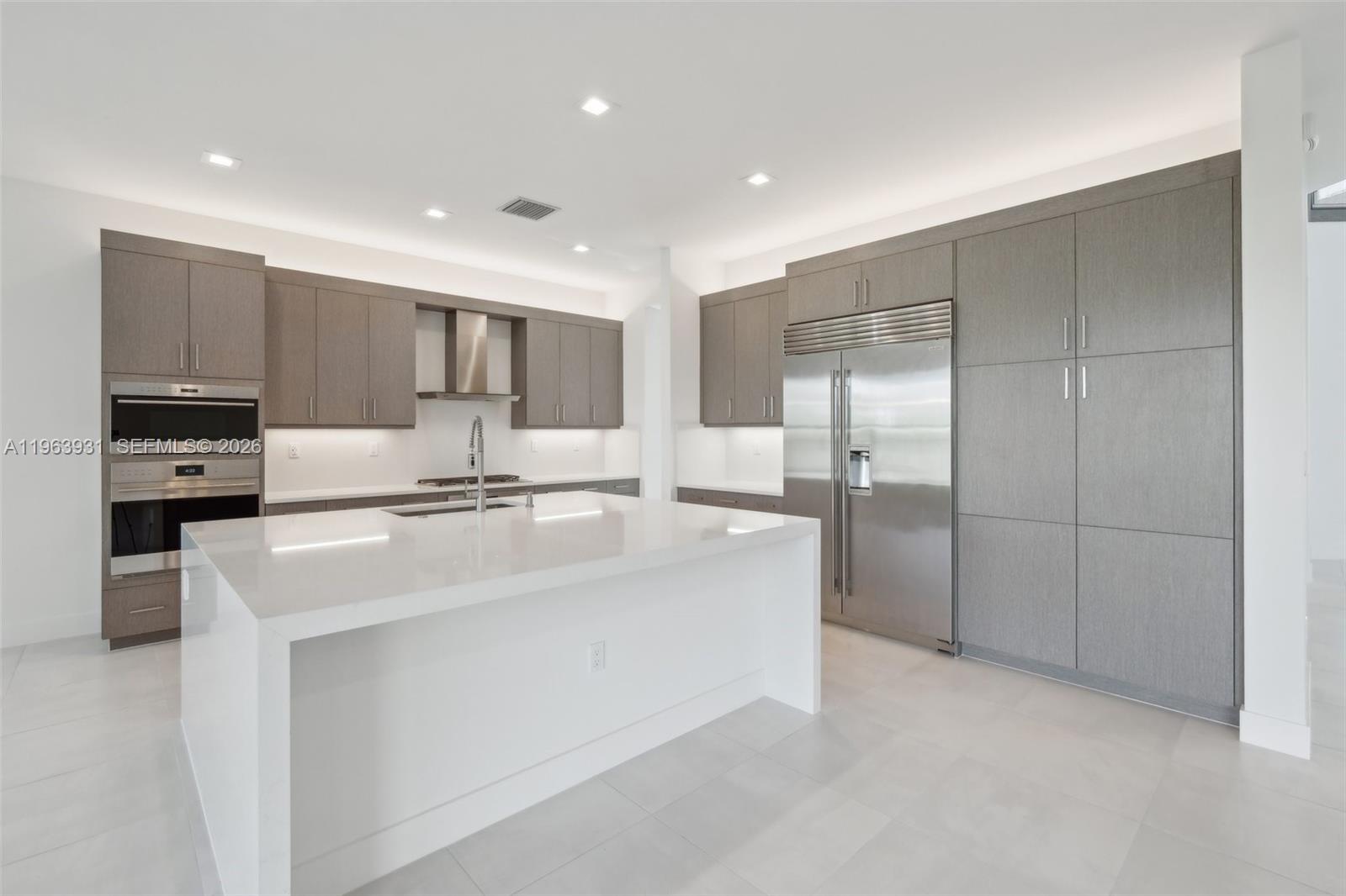 13083 Feathering Way