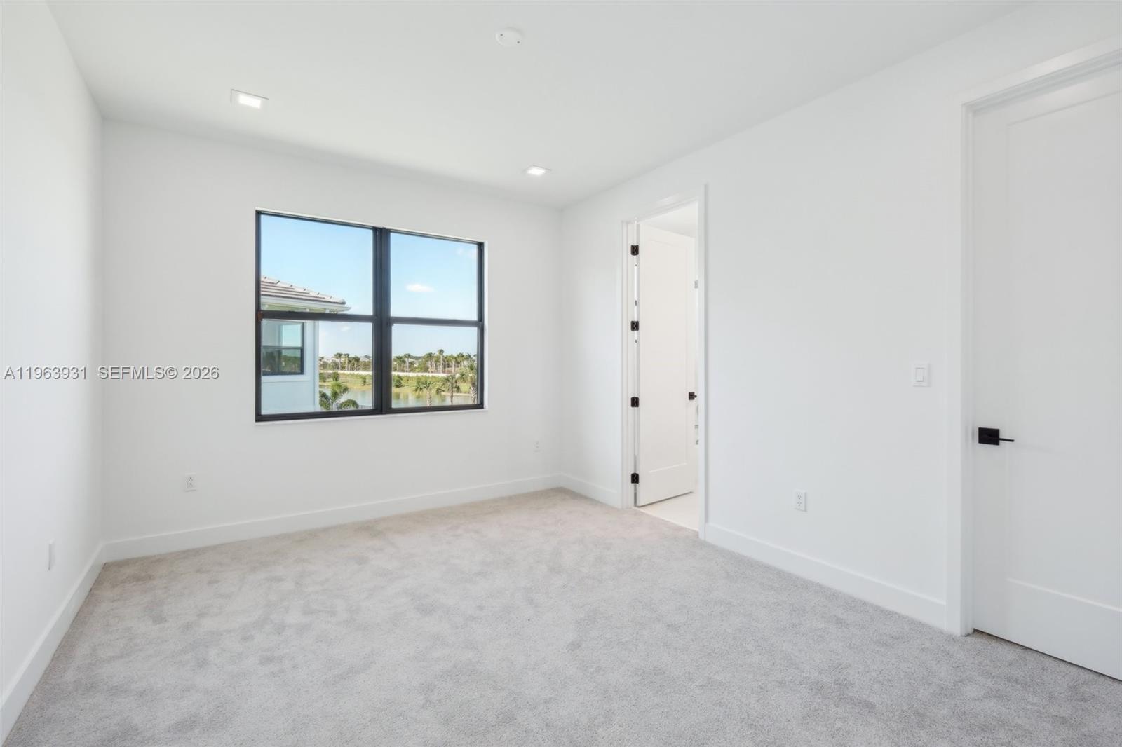 13083 Feathering Way