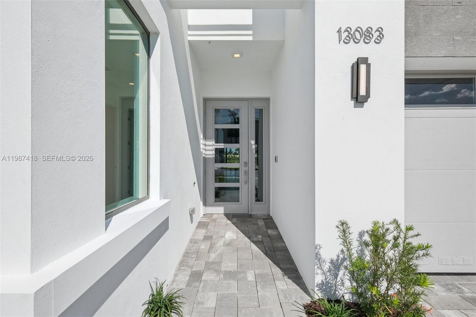 13083 Feathering Way