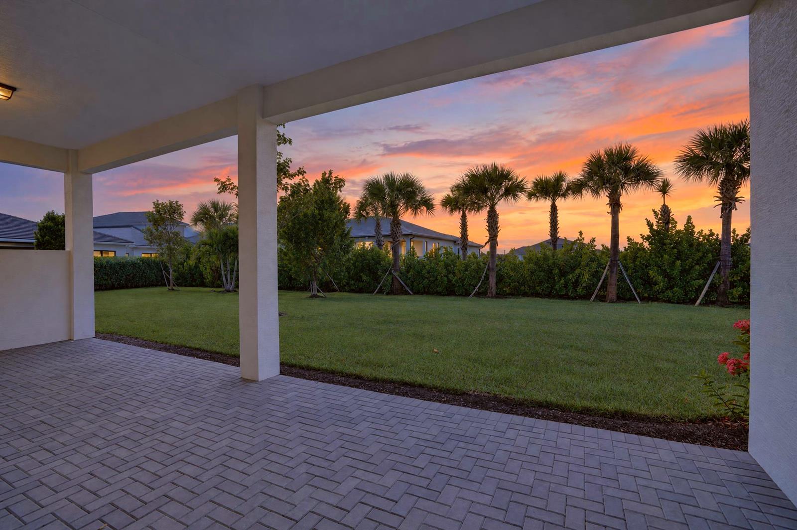 5231 SAINT VINCENT Lane