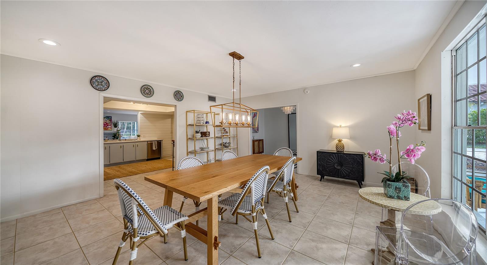 1411 QUAIL DR