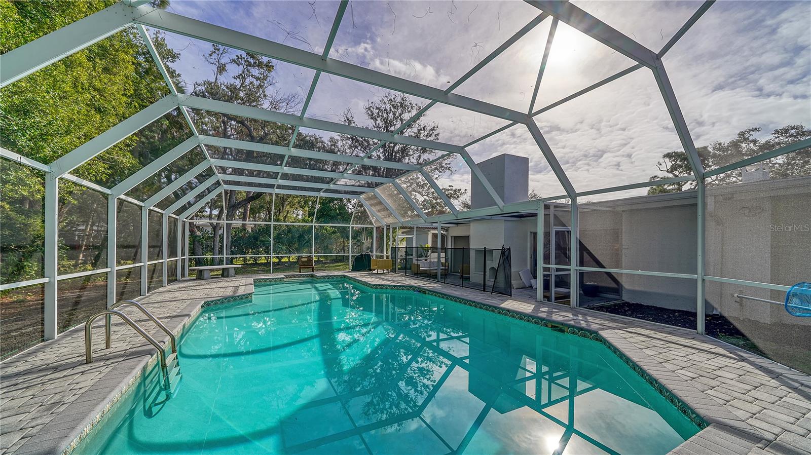 1411 QUAIL DR