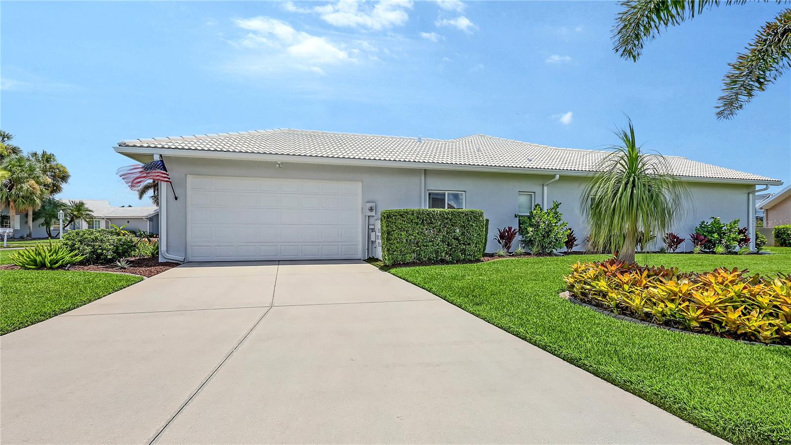 1689 VALLEY DR