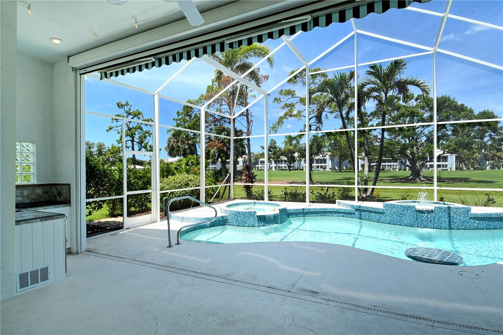 340 BERMUDA CT #5