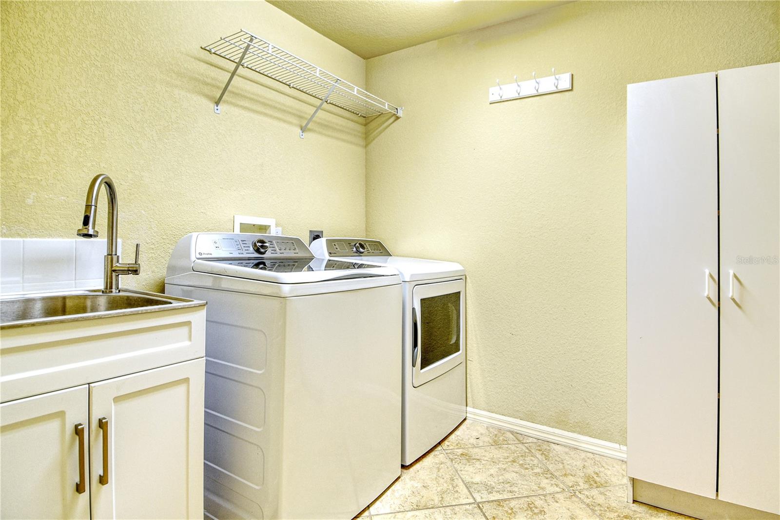 340 BERMUDA CT #5