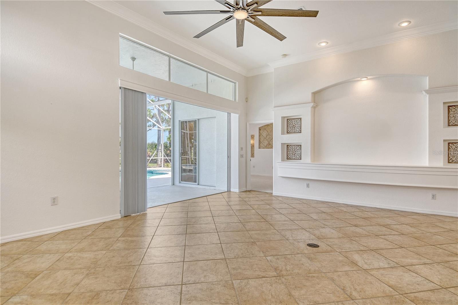 340 BERMUDA CT #5