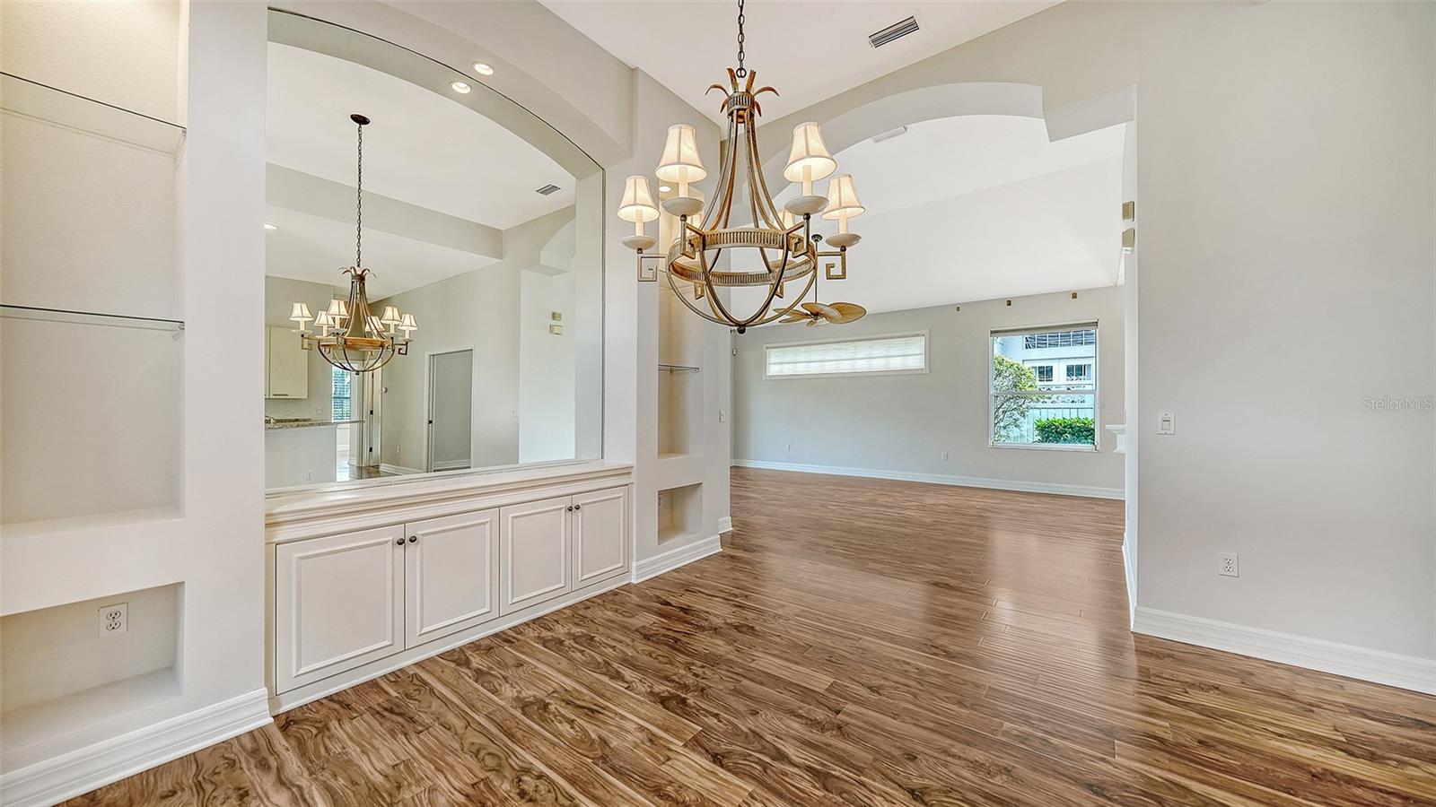 6519 OAKLAND HILLS DR