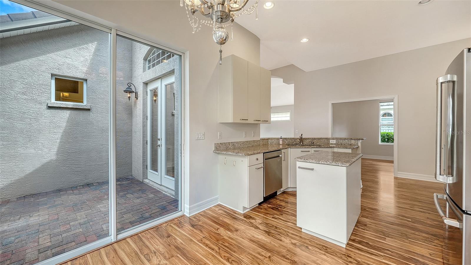 6519 OAKLAND HILLS DR