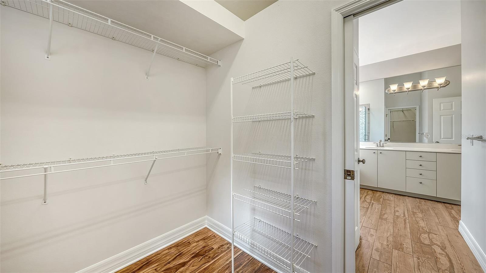 6519 OAKLAND HILLS DR