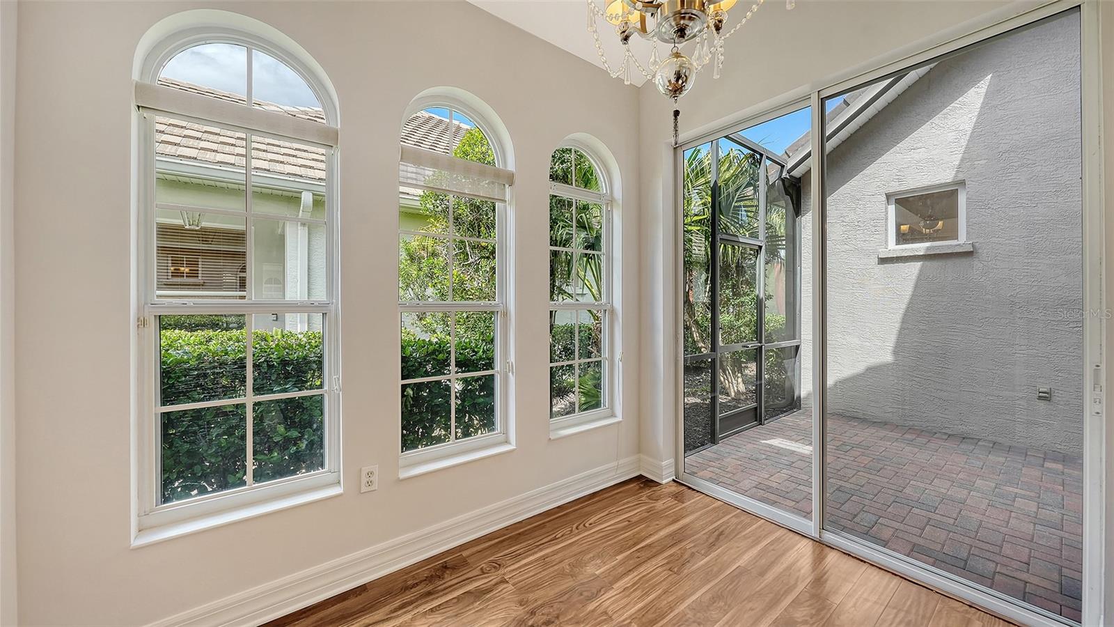 6519 OAKLAND HILLS DR