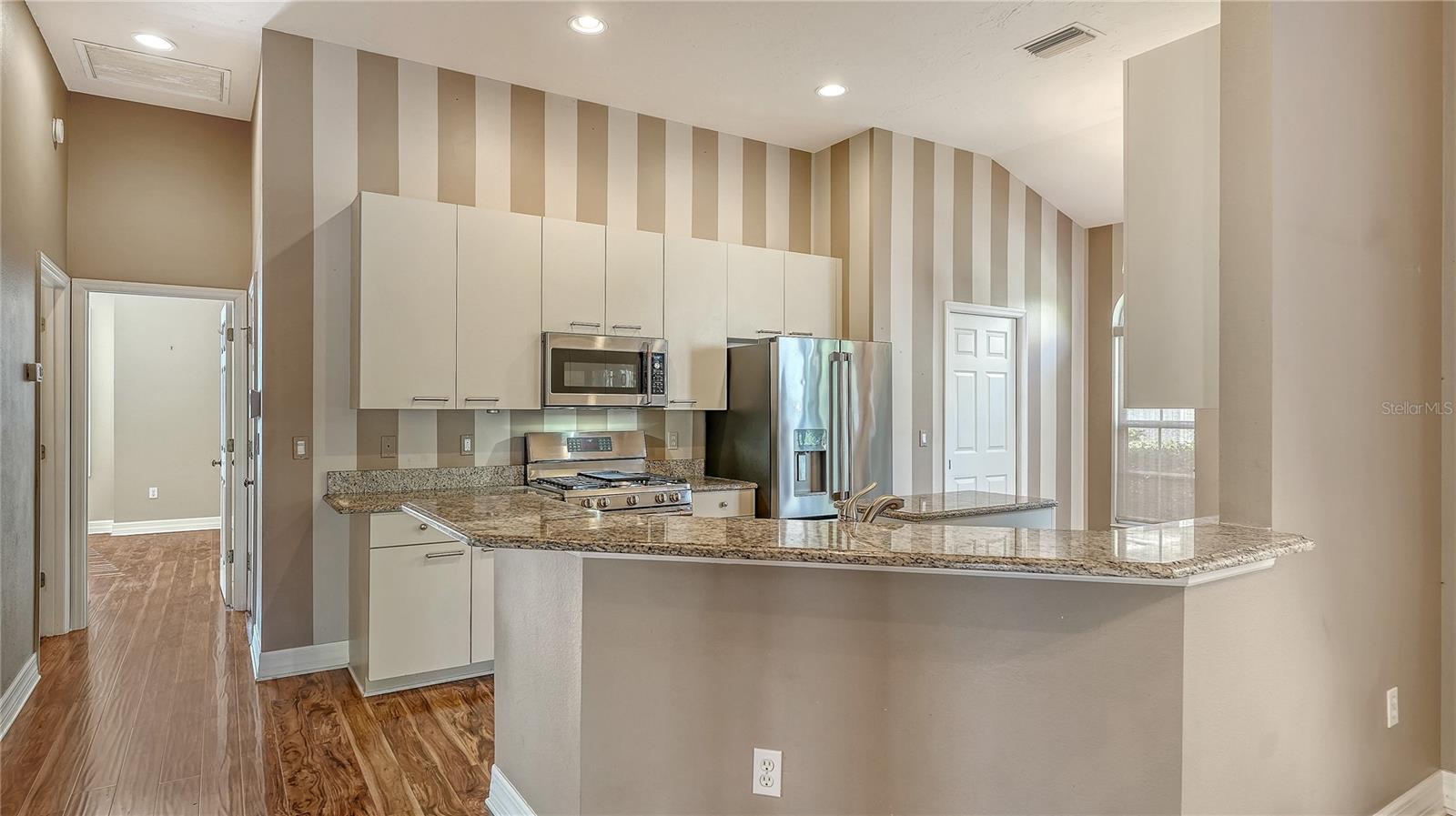 6519 OAKLAND HILLS DR