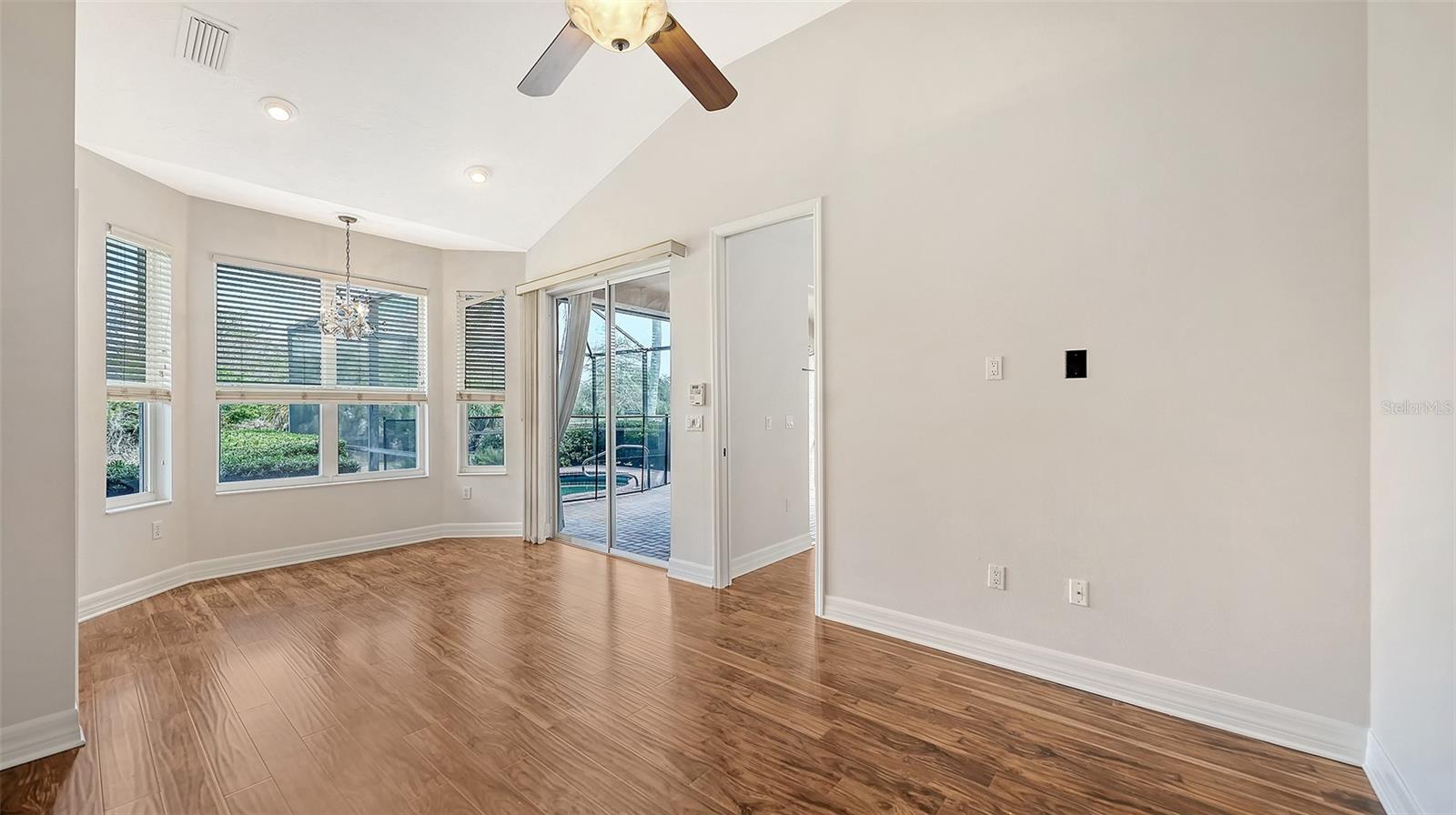 6519 OAKLAND HILLS DR