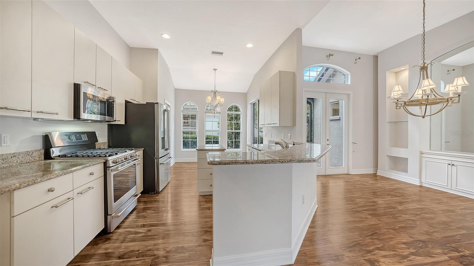 6519 OAKLAND HILLS DR