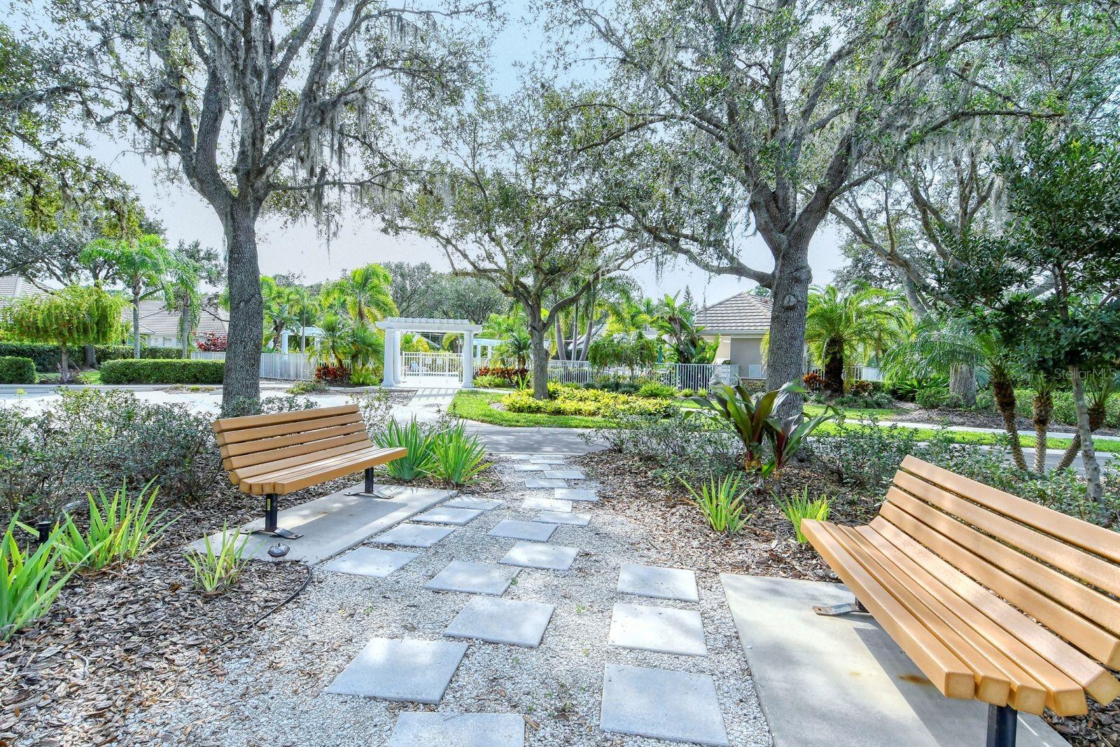 6519 OAKLAND HILLS DR