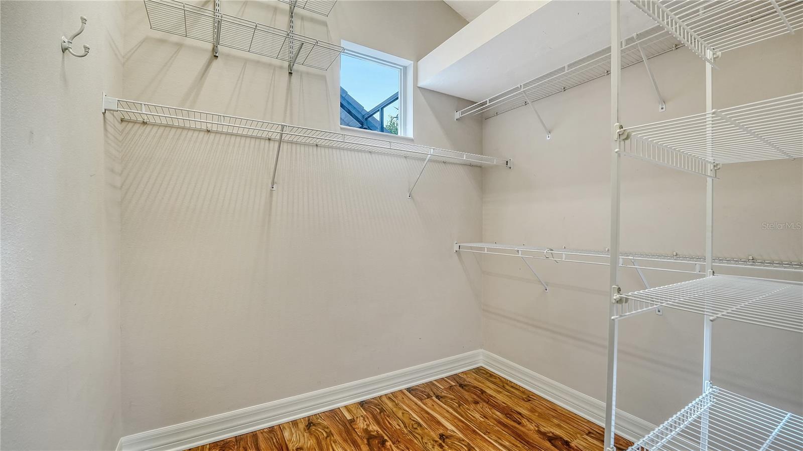 6519 OAKLAND HILLS DR