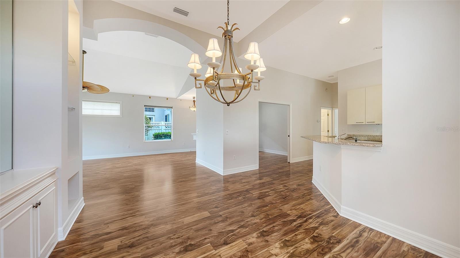 6519 OAKLAND HILLS DR