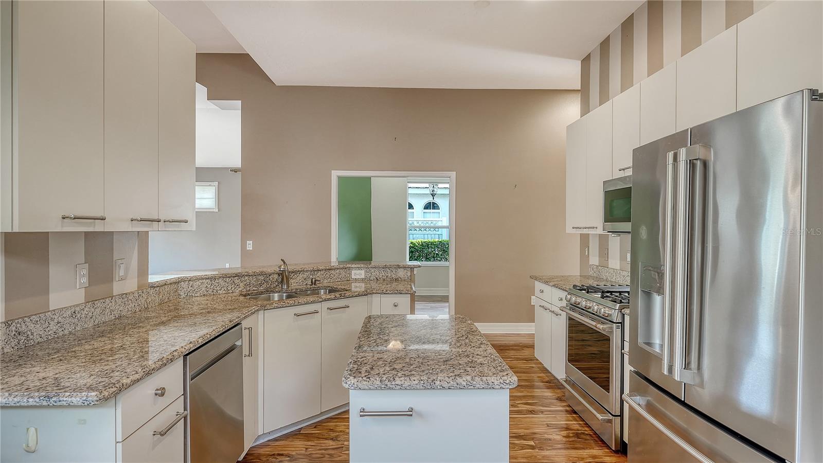 6519 OAKLAND HILLS DR