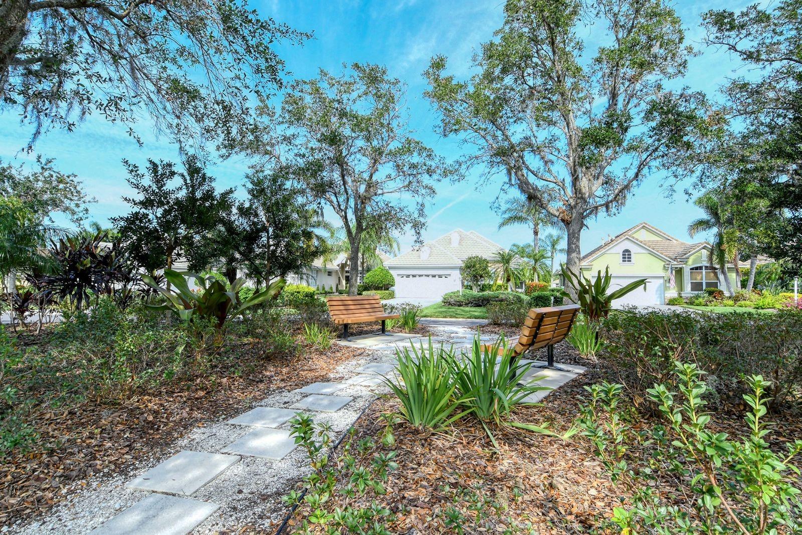 6519 OAKLAND HILLS DR