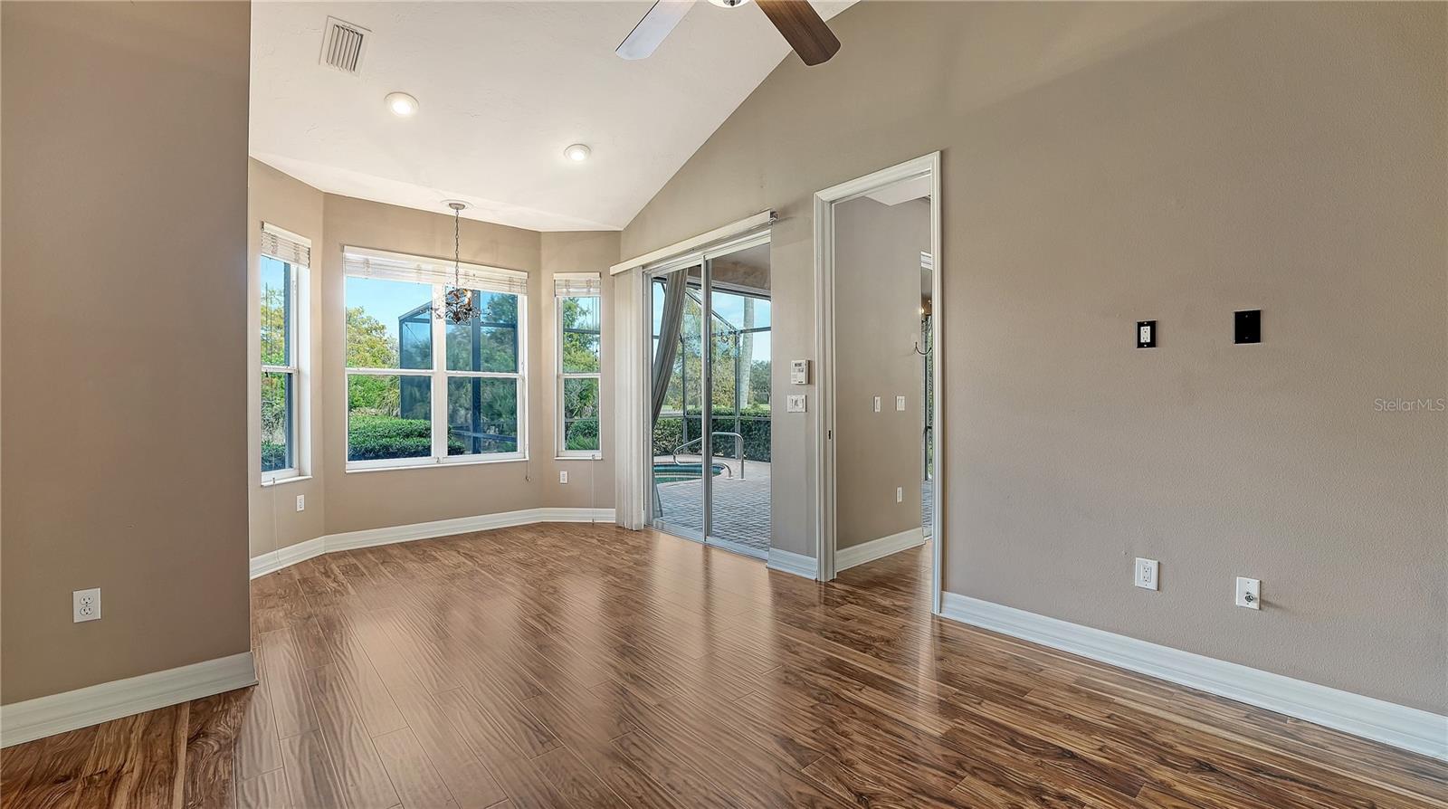 6519 OAKLAND HILLS DR