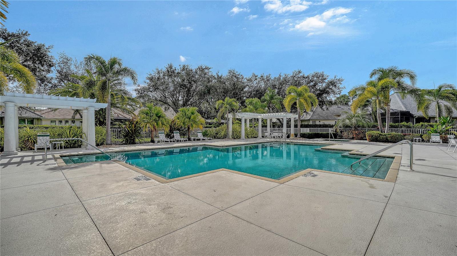 6519 OAKLAND HILLS DR