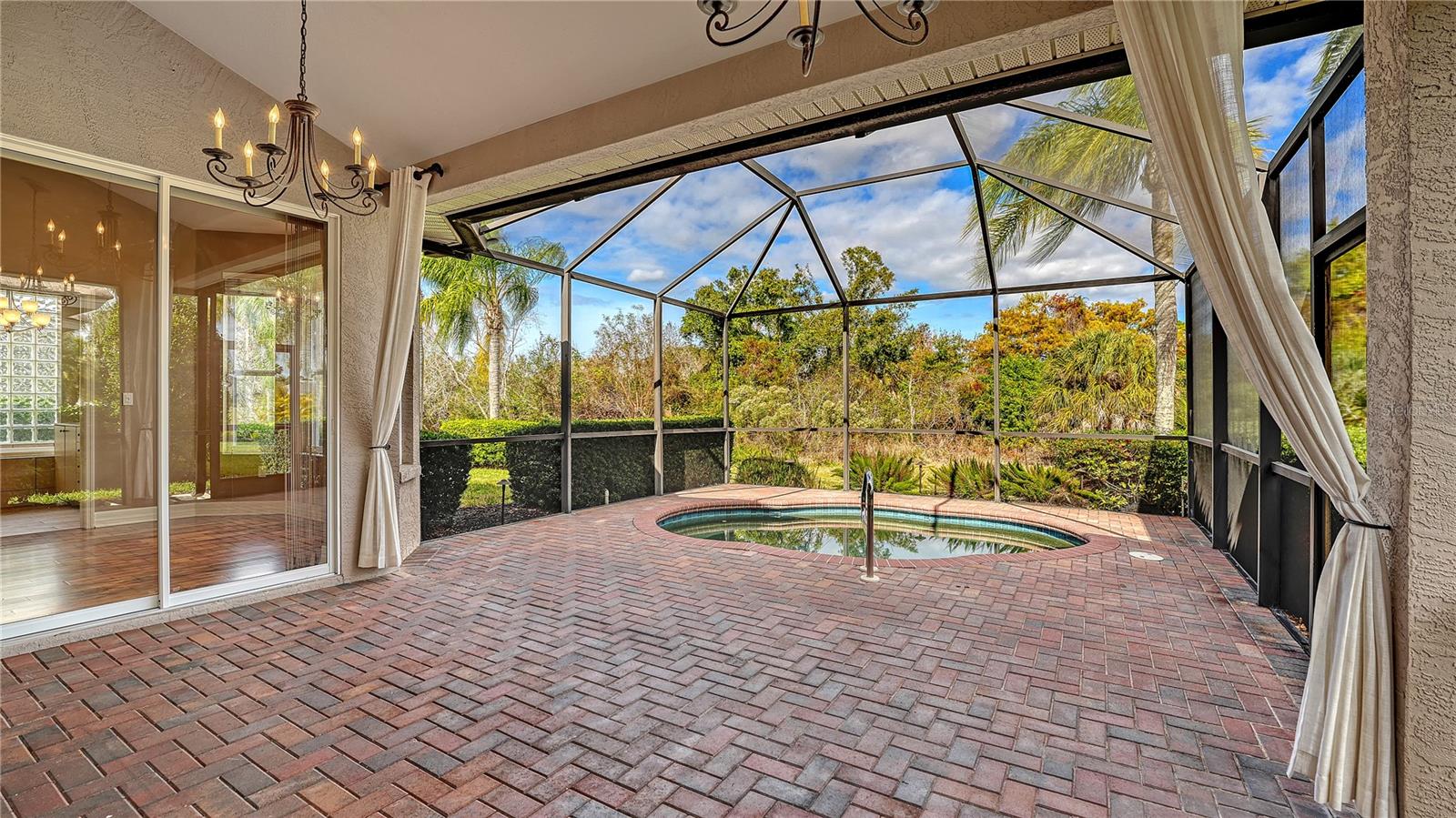 6519 OAKLAND HILLS DR