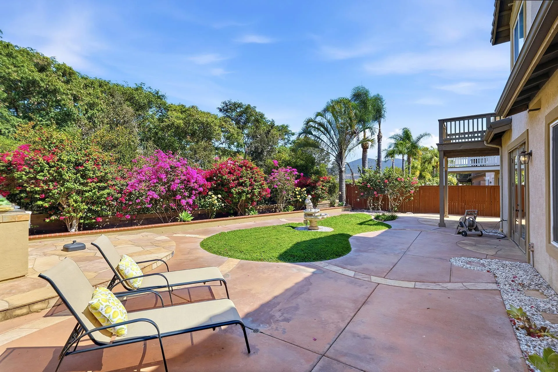 16375 Pinto Ridge
