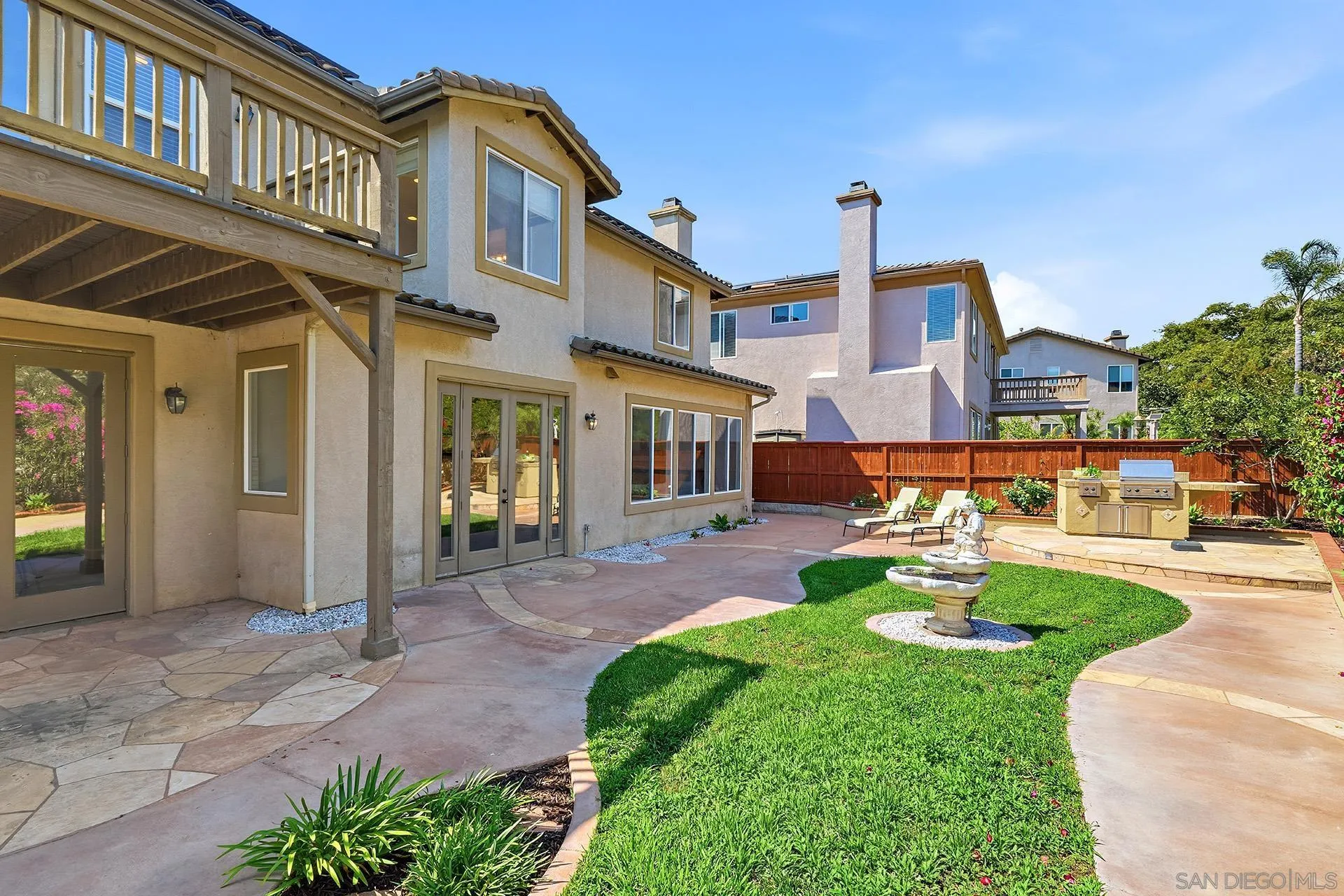 16375 Pinto Ridge