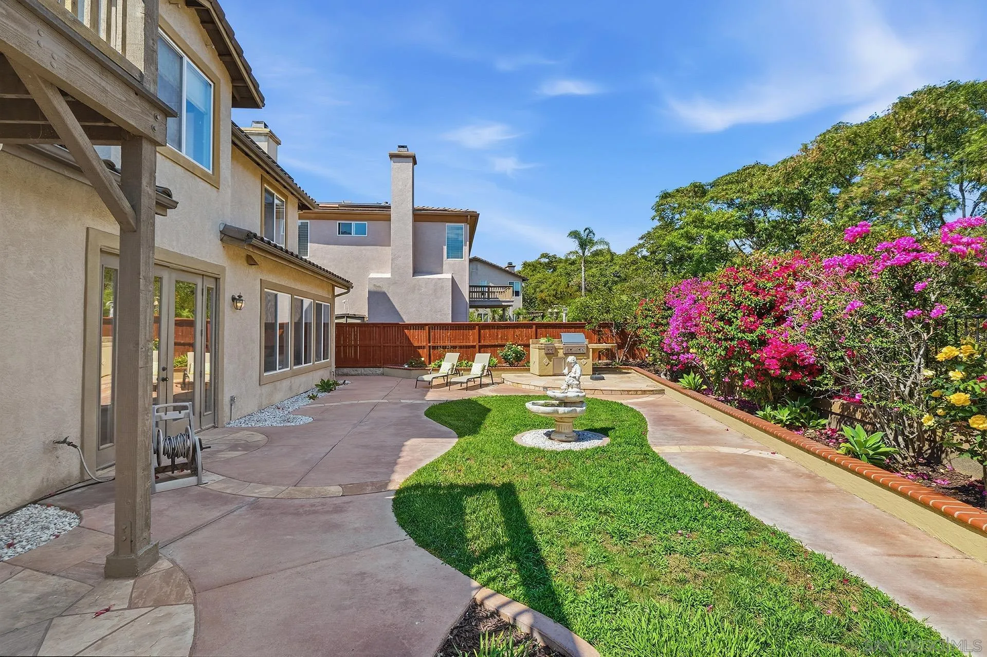 16375 Pinto Ridge