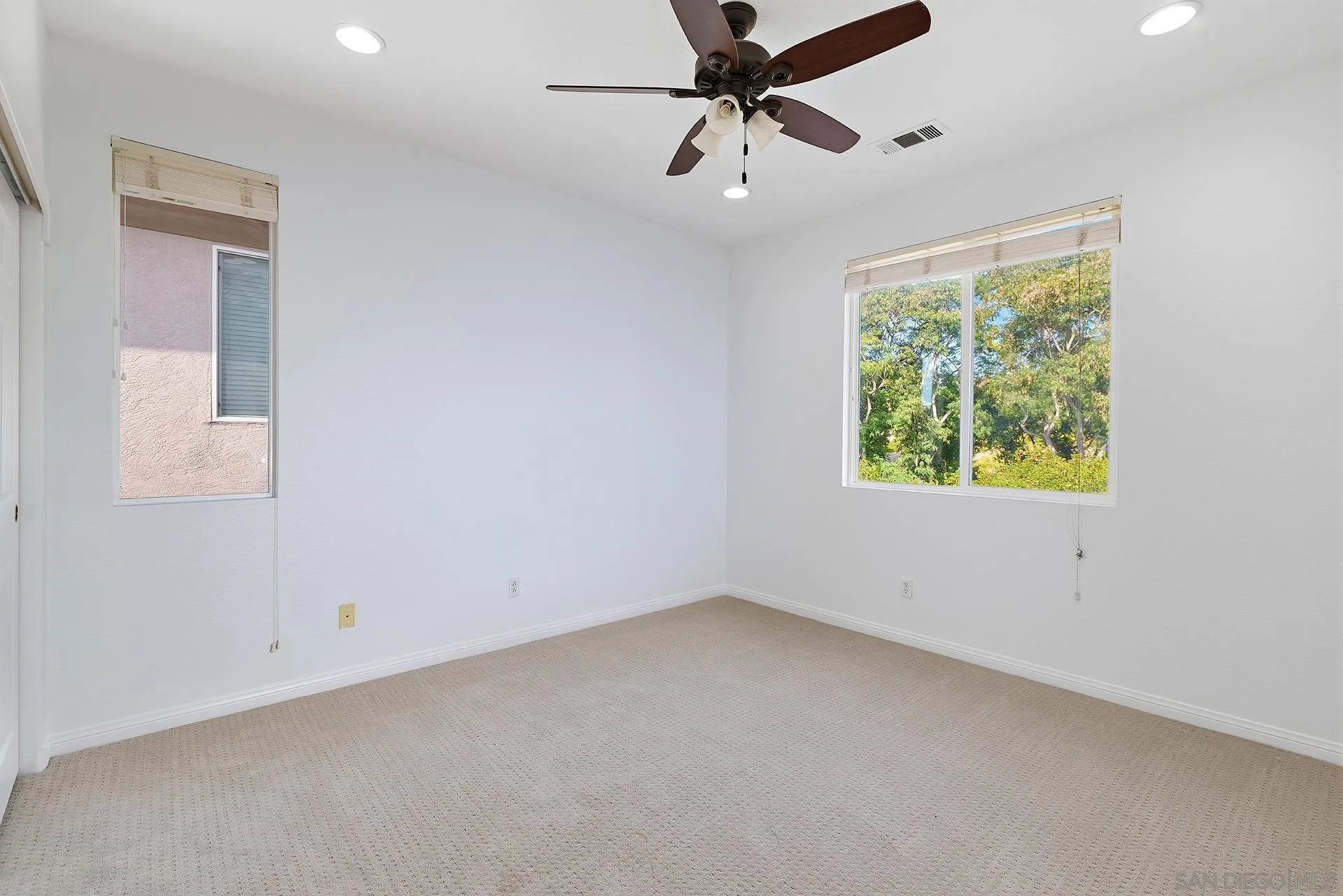 16375 Pinto Ridge