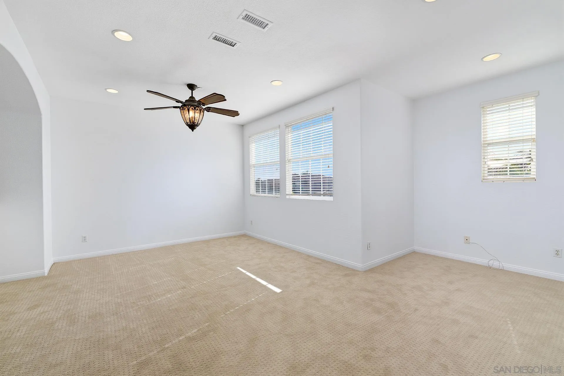 16375 Pinto Ridge