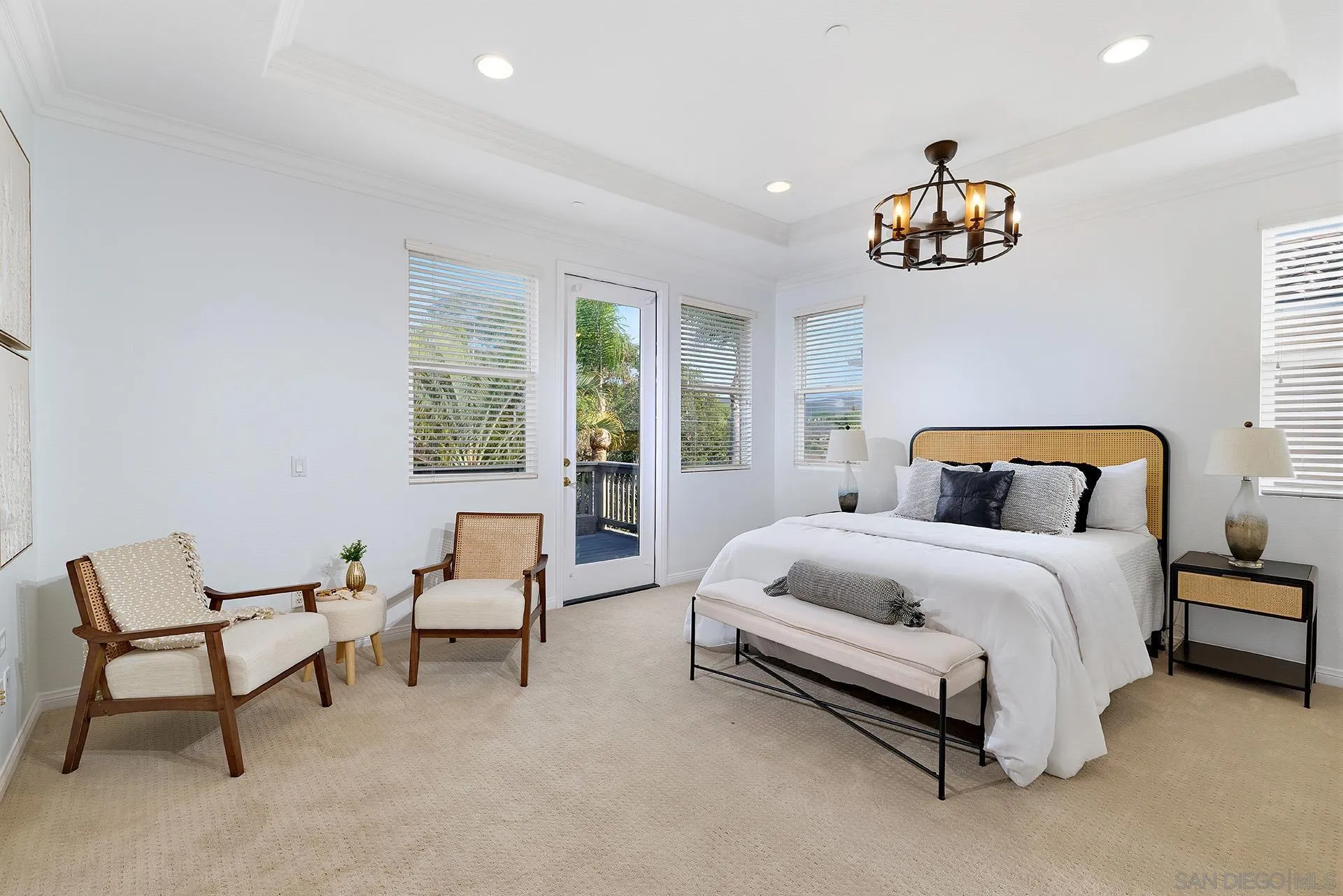 16375 Pinto Ridge