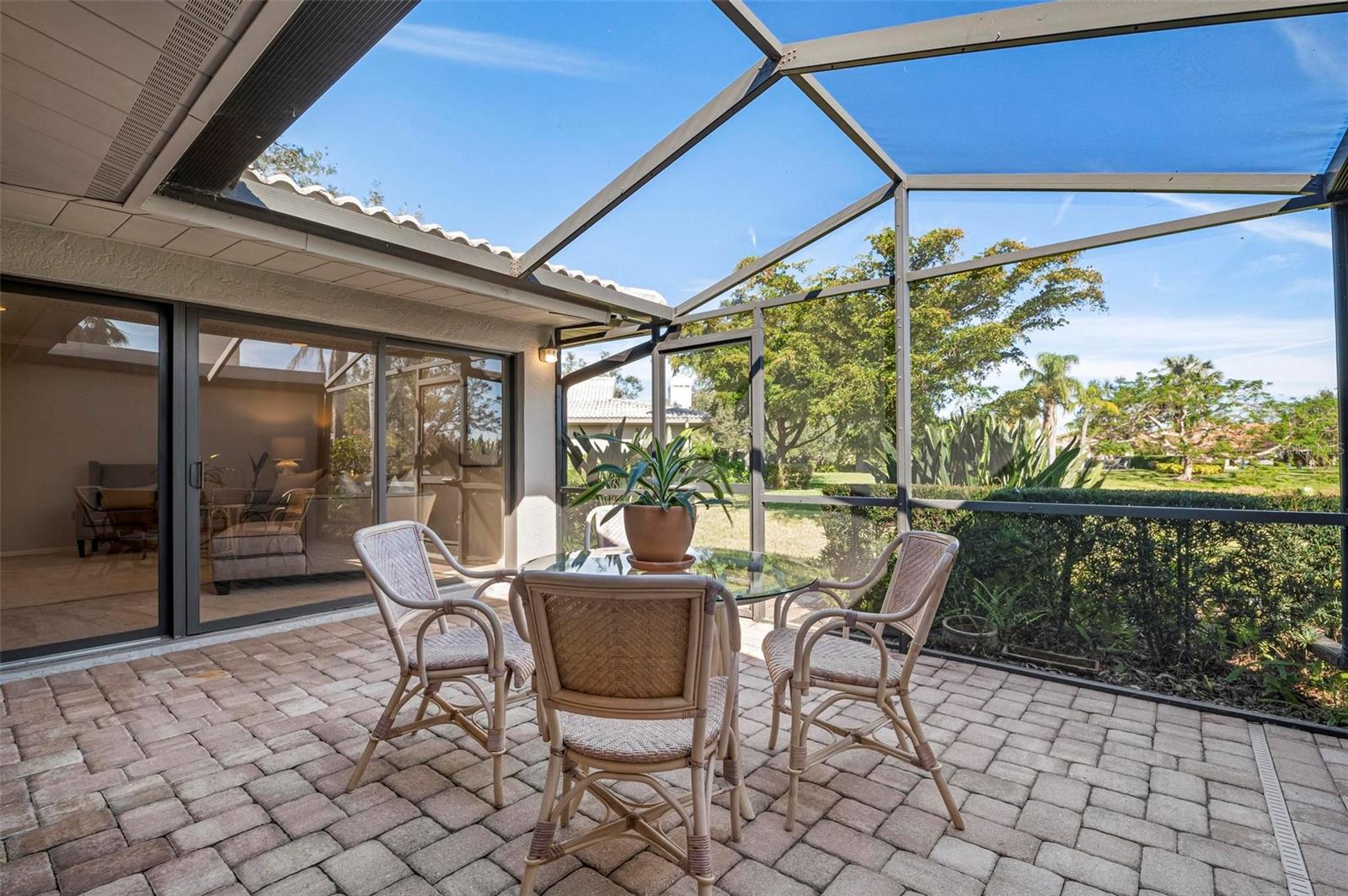 6143 WILSHIRE CIR #19