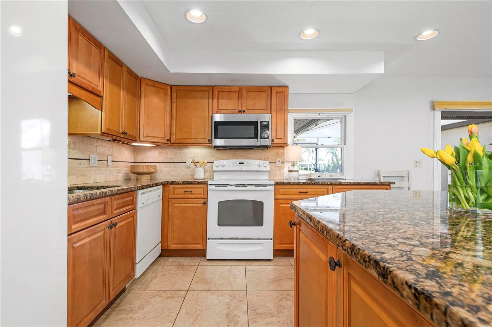 6143 WILSHIRE CIR #19