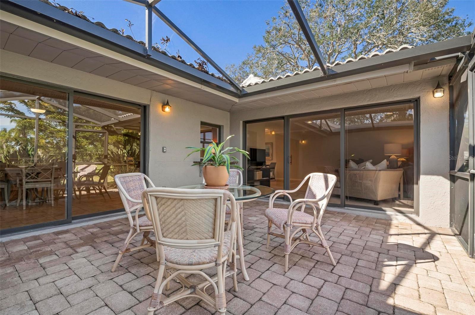 6143 WILSHIRE CIR #19