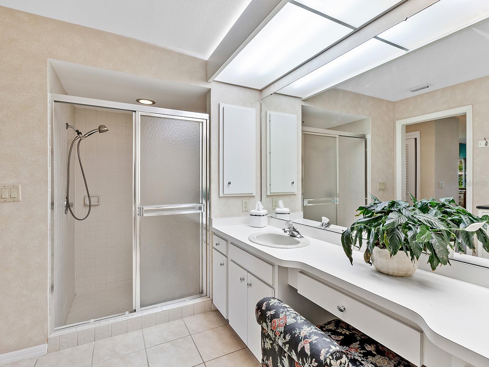 6094 WILSHIRE BLVD #8