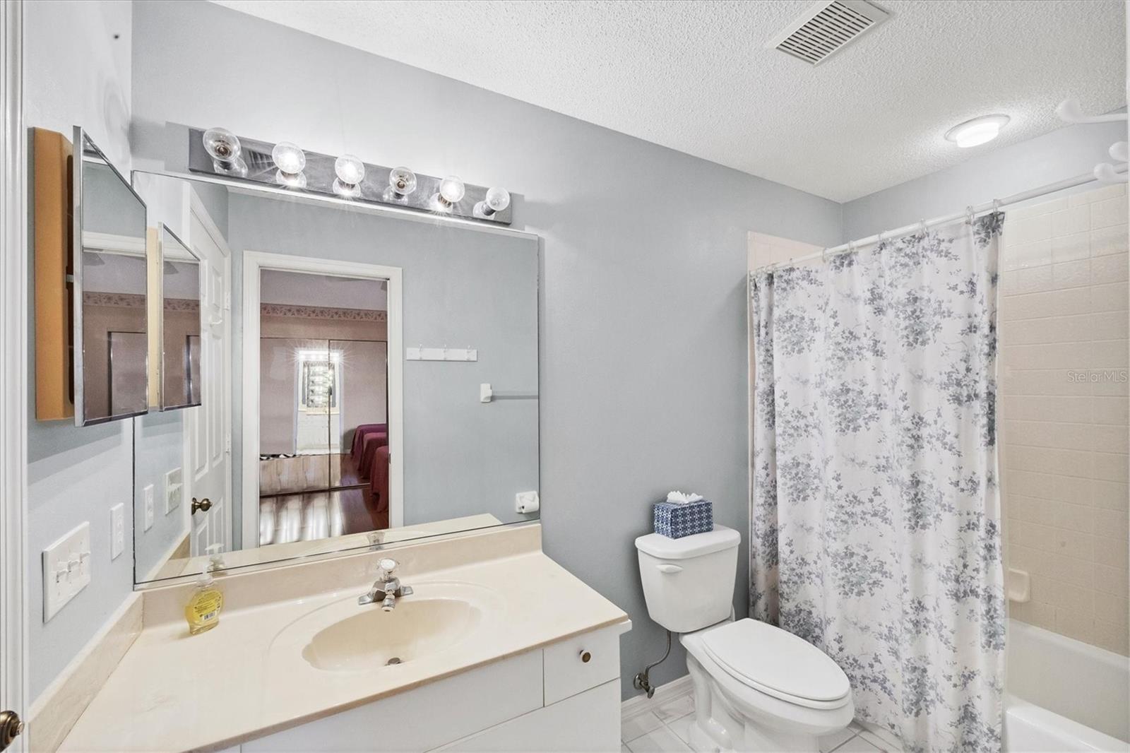 5608 COUNTRY CLUB WAY #5608