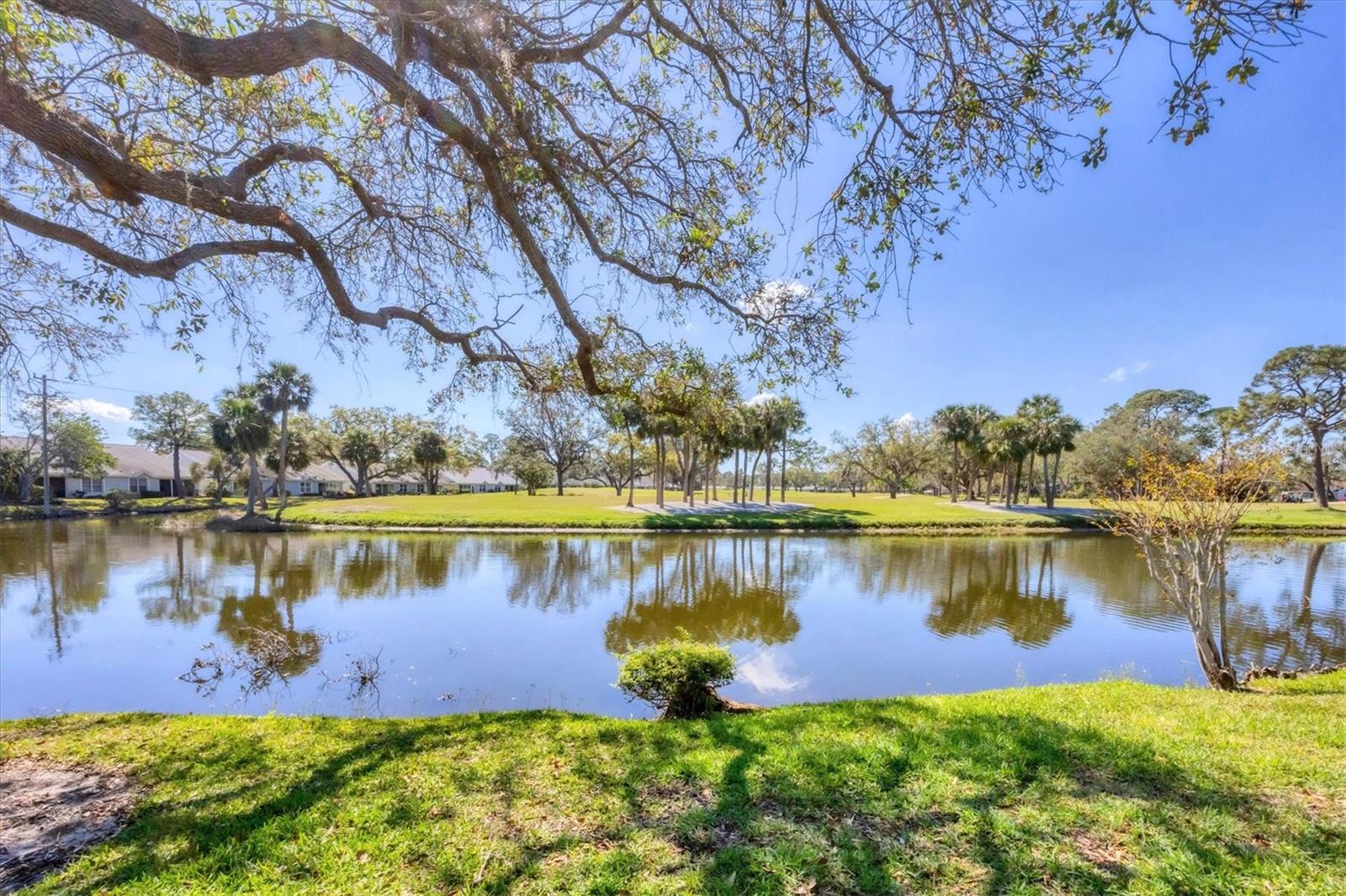 5608 COUNTRY CLUB WAY #5608