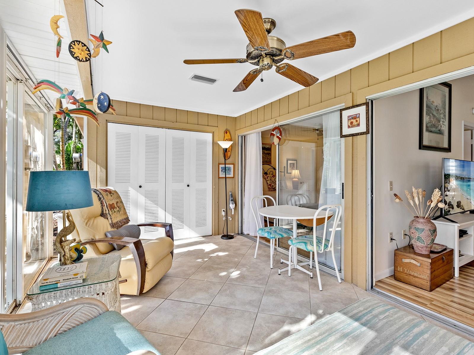 4869 VILLAGE GARDENS DR #189