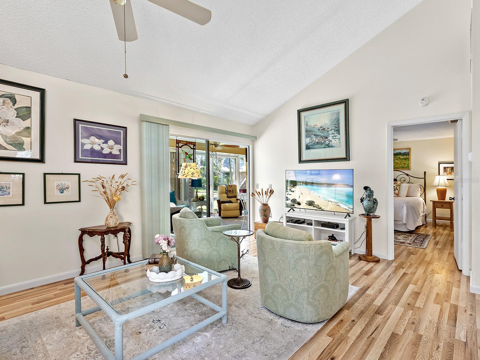 4869 VILLAGE GARDENS DR #189