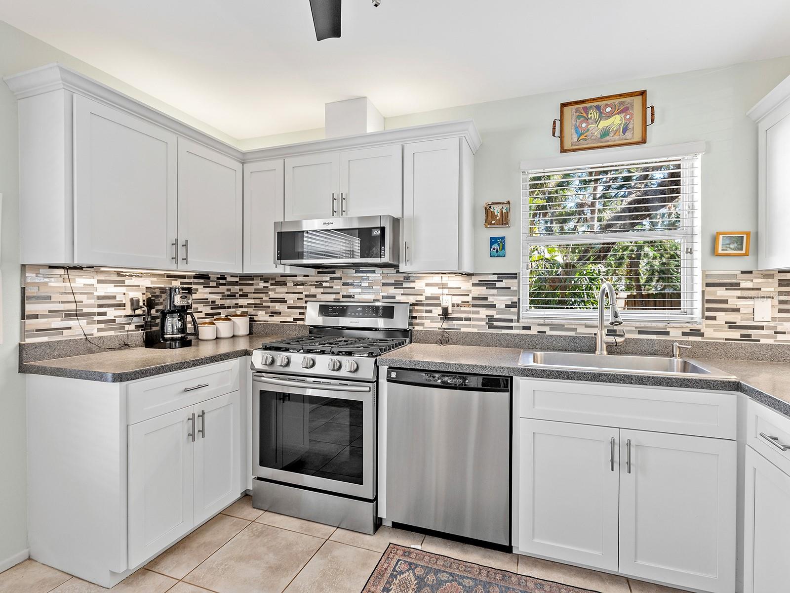 4869 VILLAGE GARDENS DR #189