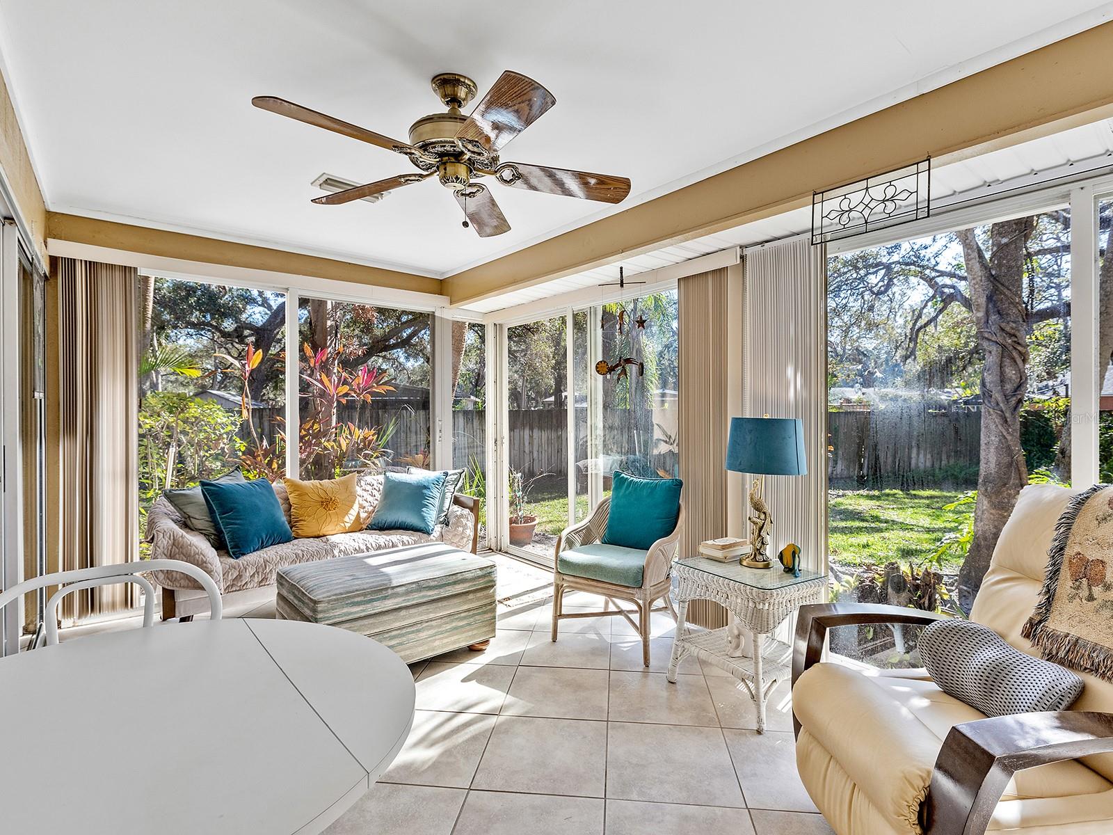 4869 VILLAGE GARDENS DR #189