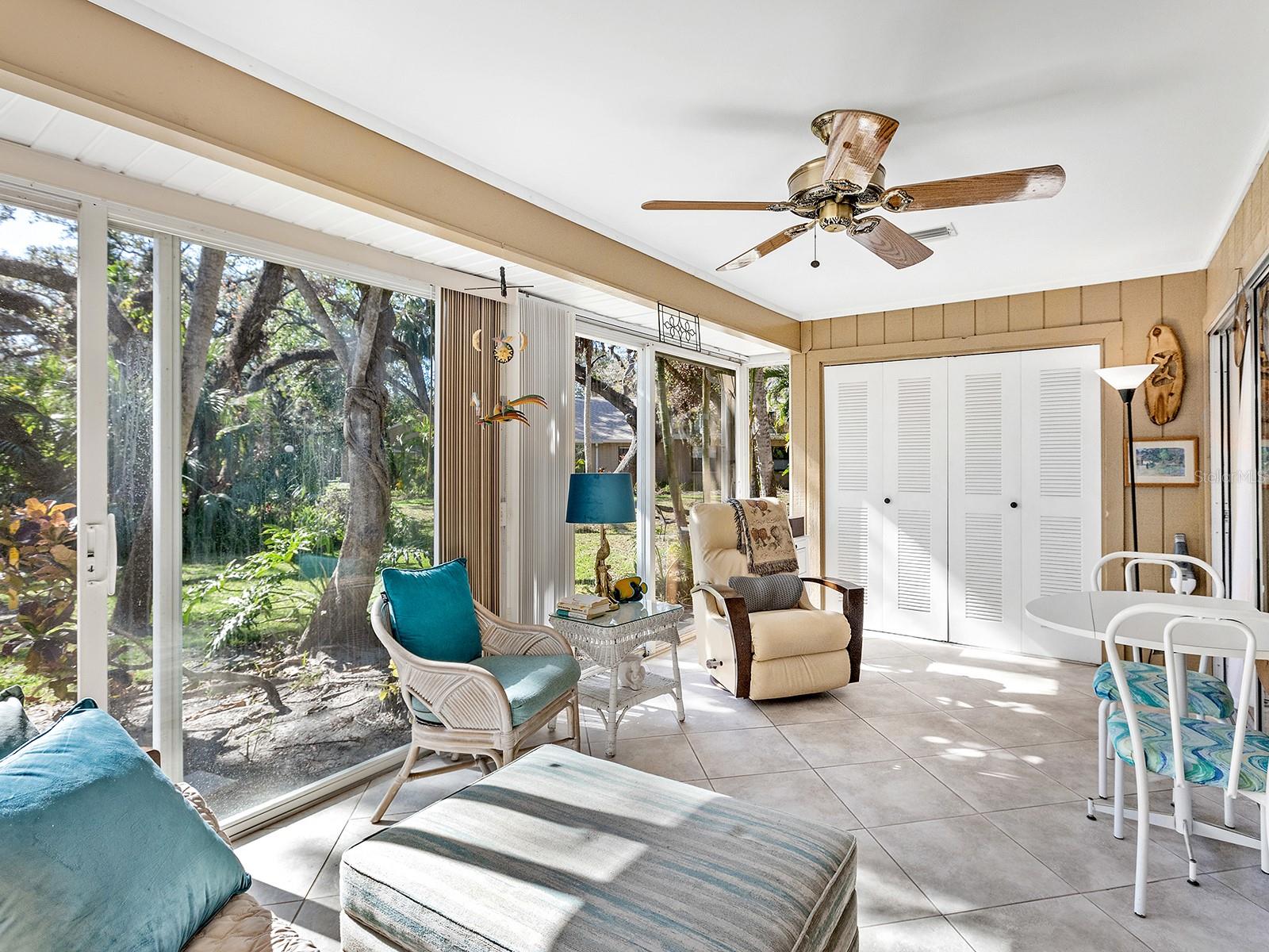 4869 VILLAGE GARDENS DR #189