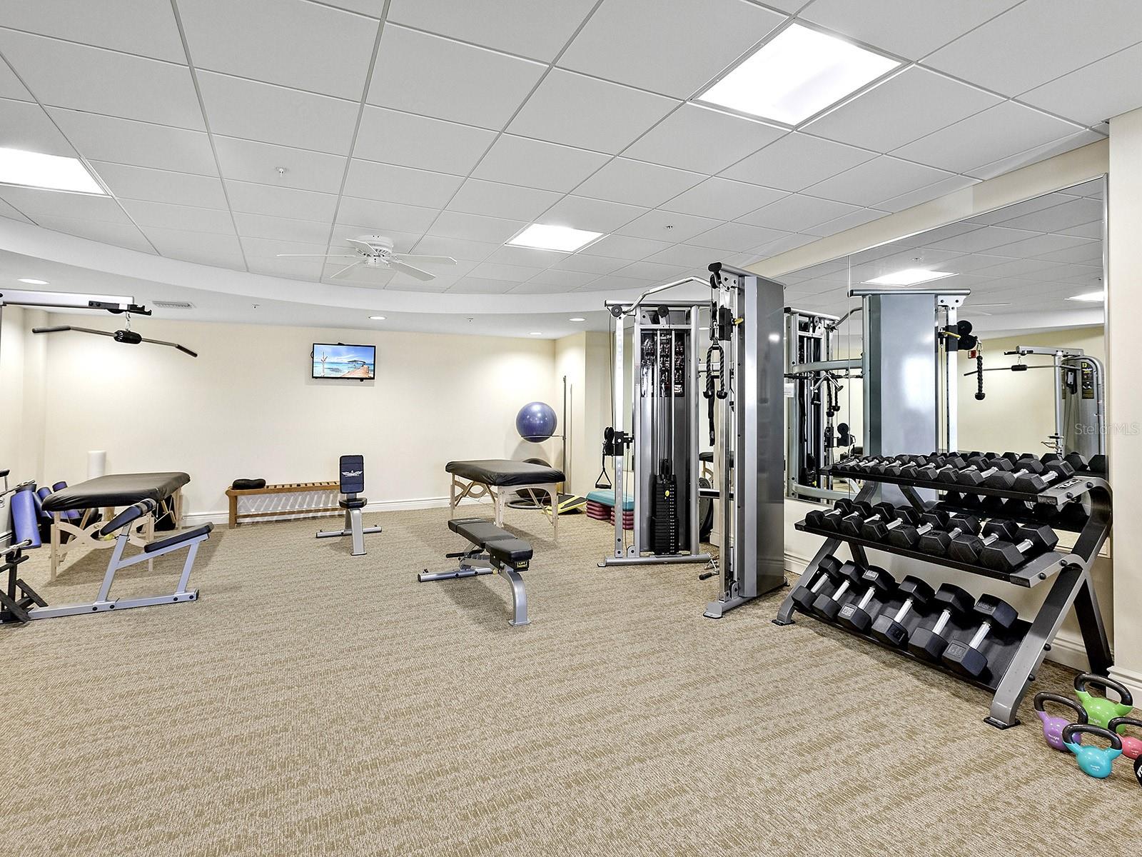 1233 N GULFSTREAM AVE #401