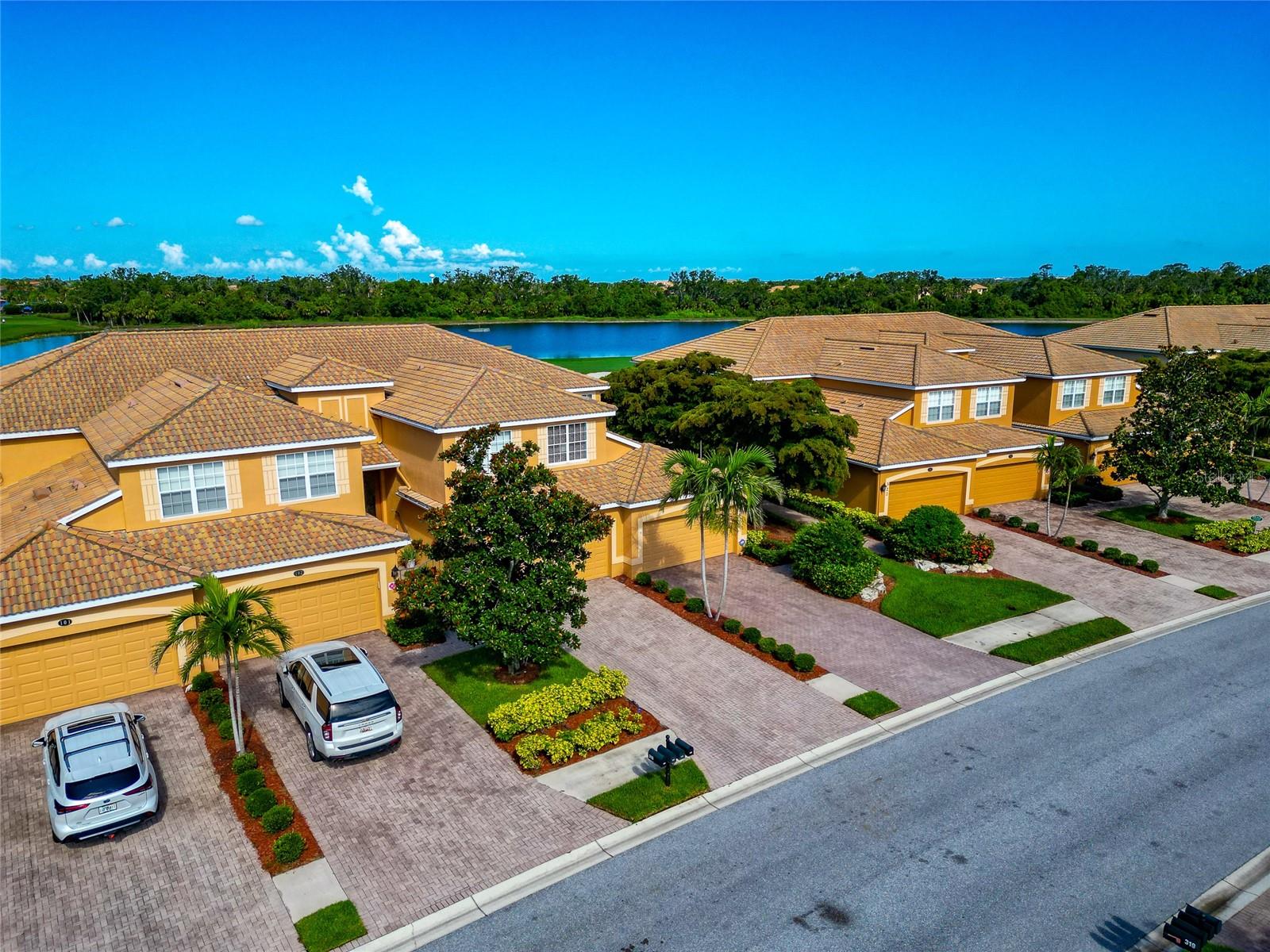 318 WINDING BROOK LN #104