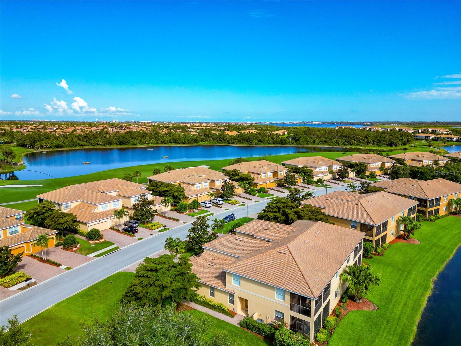 318 WINDING BROOK LN #104